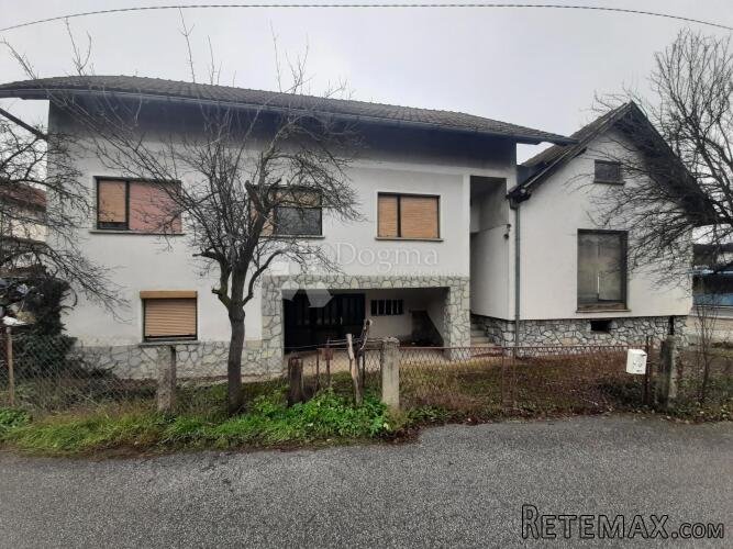 Višenamjenska kuća s posl. prostorom- 250m2 + veliki parking
