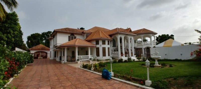 Two storey Building for Sale in Couva