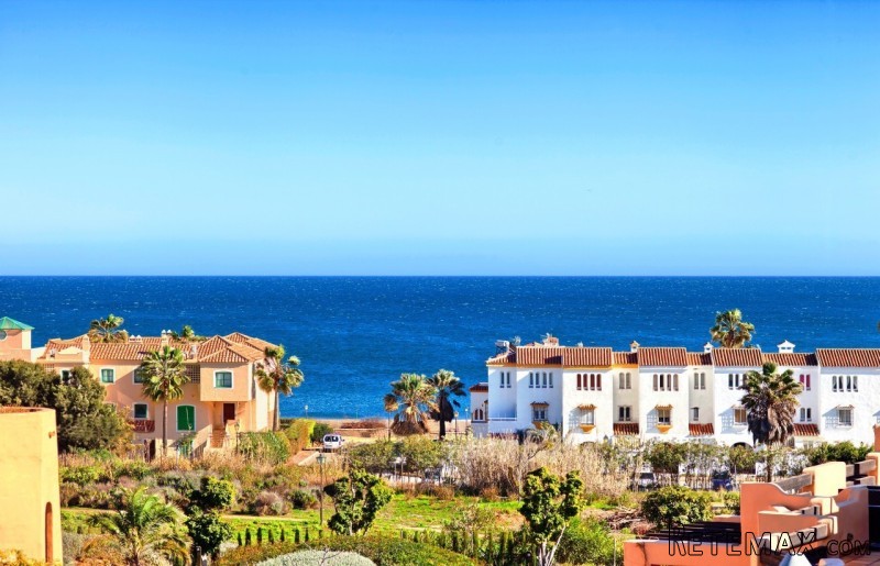 3 bedroom property near Casares Playa..