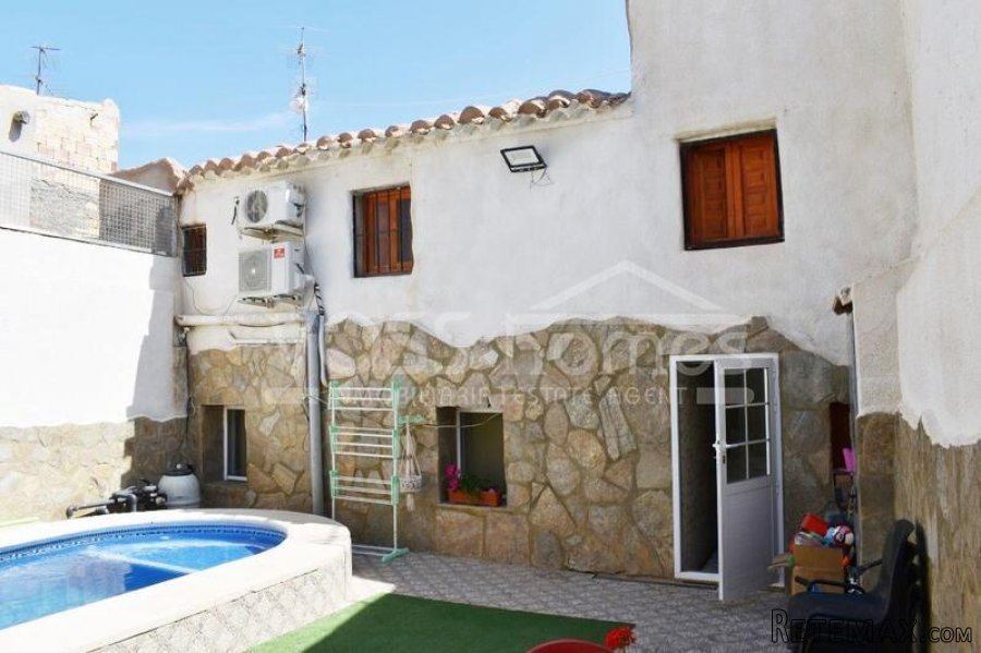EXCLUSIVE LISTING FOR VOSS HOMES - A lovingly renovated, 2.. - 6