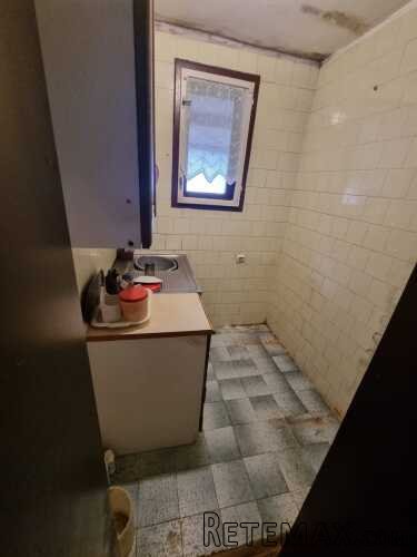 Kuca i pomocni objekti 220m2,plac 11ari - 7