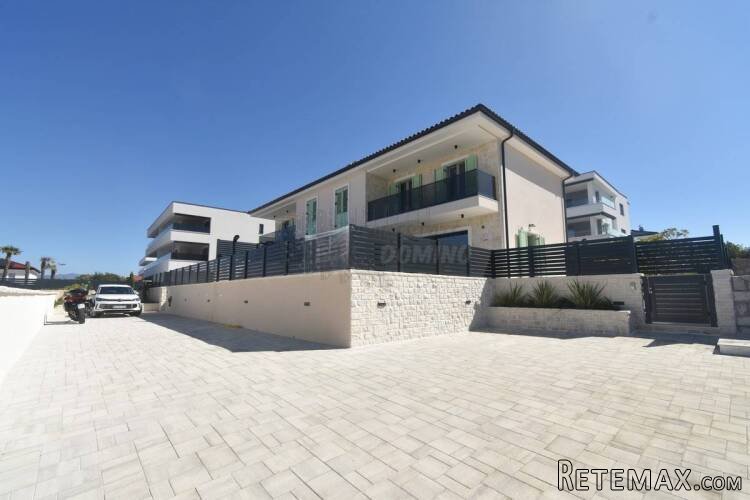 Nova šarmantna mediteranska kuća s bazenom! Otok Krk, M..