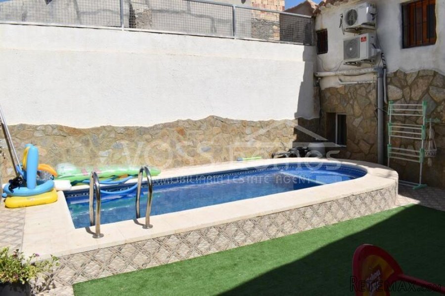 EXCLUSIVE LISTING FOR VOSS HOMES - A lovingly renovated, 2.. - 8