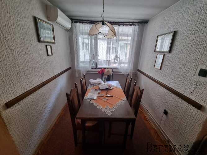 Kuca i pomocni objekti 220m2,plac 11ari - 8