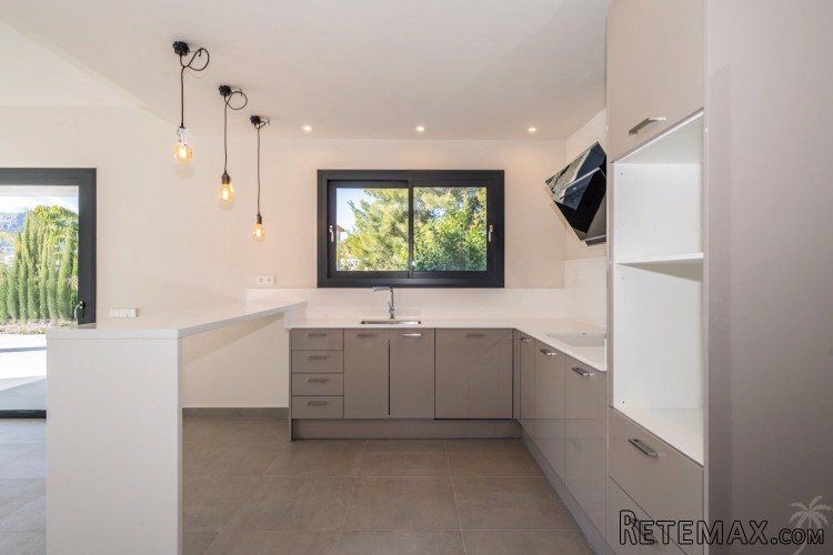 Modern new build villa for sale in Calpe, on a quiet and.. - 8
