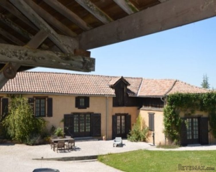 Spacious Well Restored Farmhouse With..