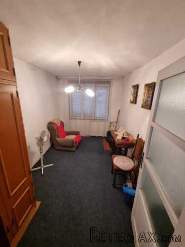 Kuca i pomocni objekti 220m2,plac 11ari - 9