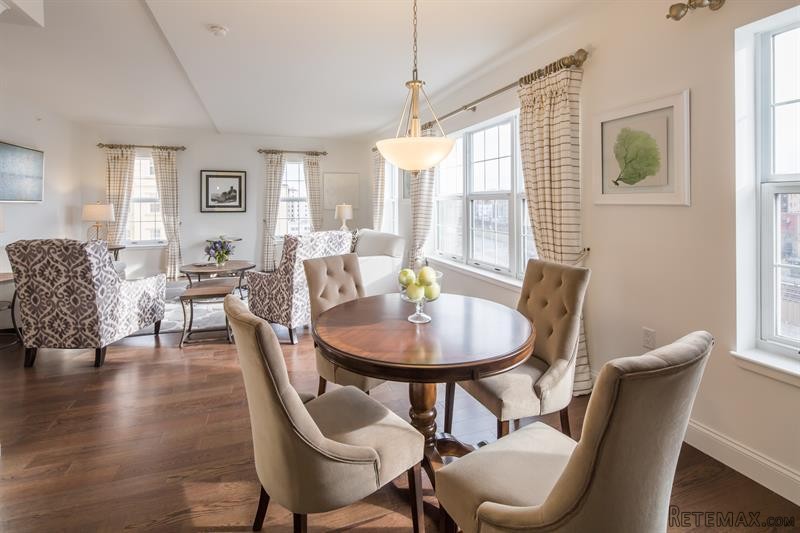 2 bedroom House For Sale: 10 Byron.. - 2