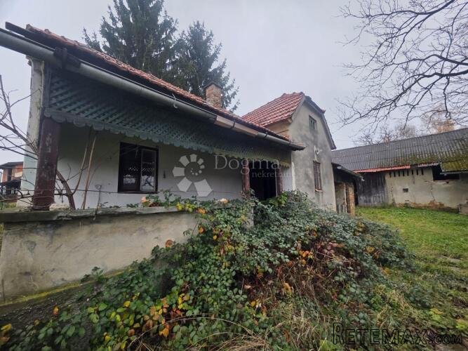 Kuća za adaptaciju ili rušenje na parceli 810 m² – odlična p - 2