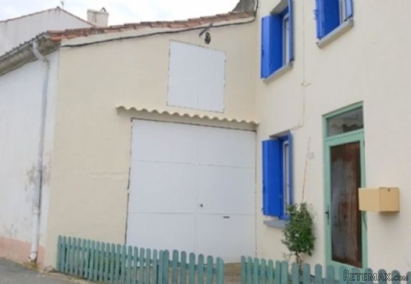 House With Courtyard, Barn and Leisure..