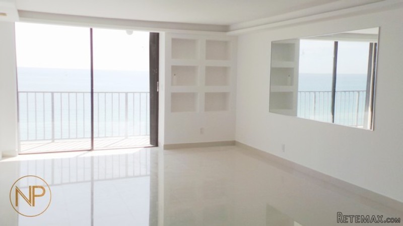 1 bedroom Flat For Sale: 2625 Collins.. - 2