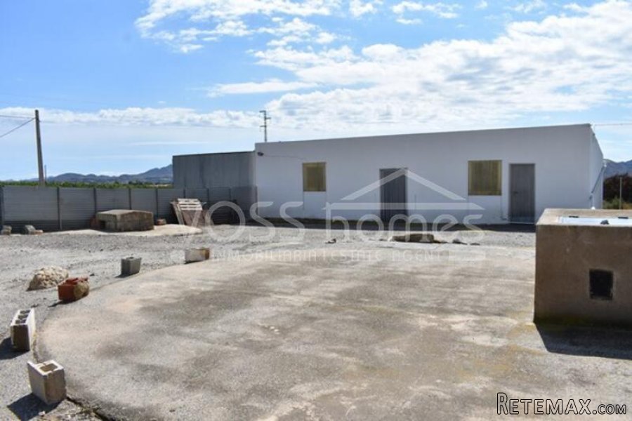 A lovely, very well kept country property of 274m2 with 3.. - 7