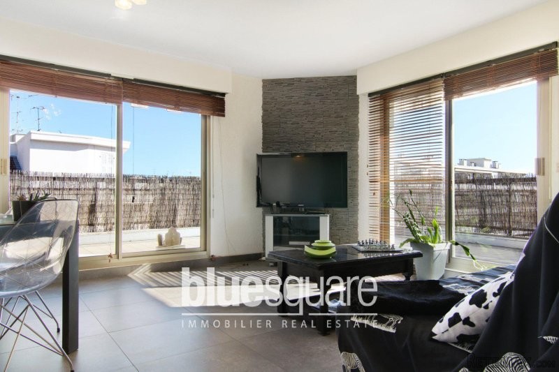 Top floor spliit level 3 bedroom.. - 2
