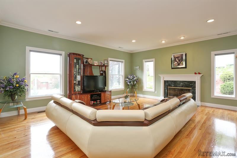 6 bedroom House For Sale: 13 Mancuso.. - 2