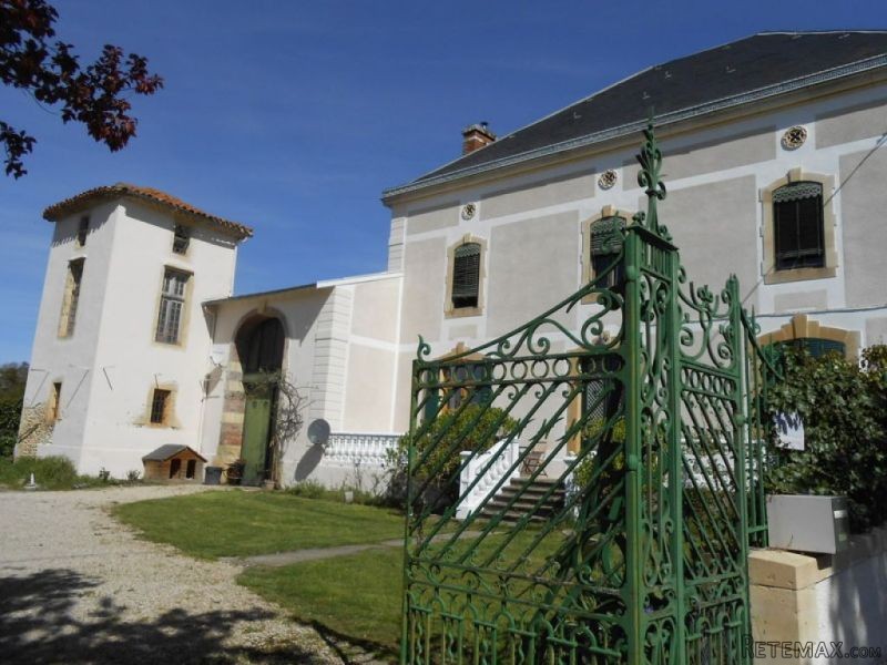 Large Townhouse Set On 1.6 Hectares Of.. - 2