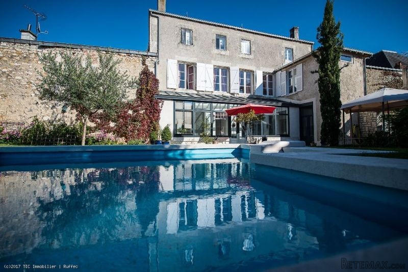 Stunning 6 Bedroom 'Bourgeoise' Town..