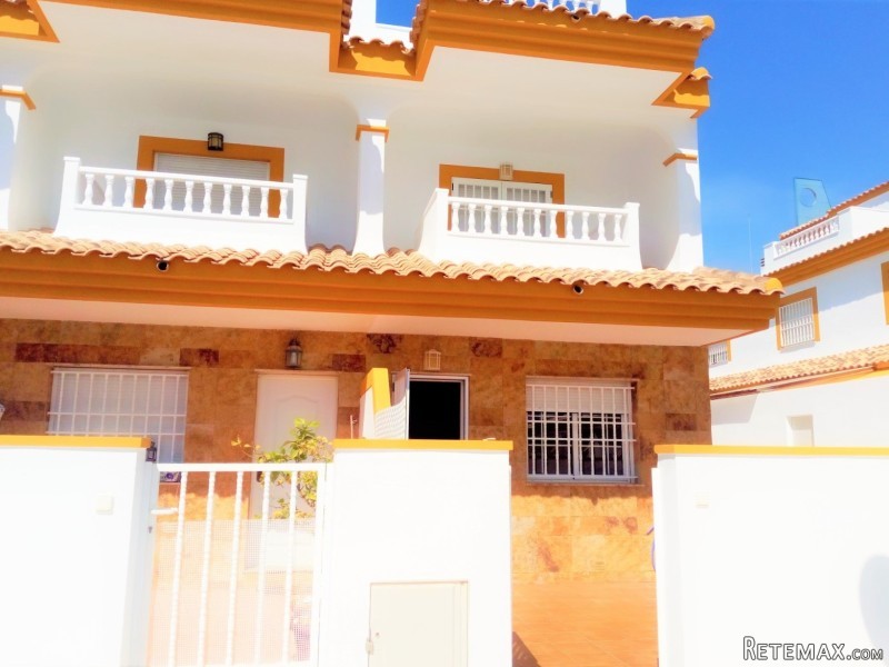 Very Bright Los Narejos 3 Beds..