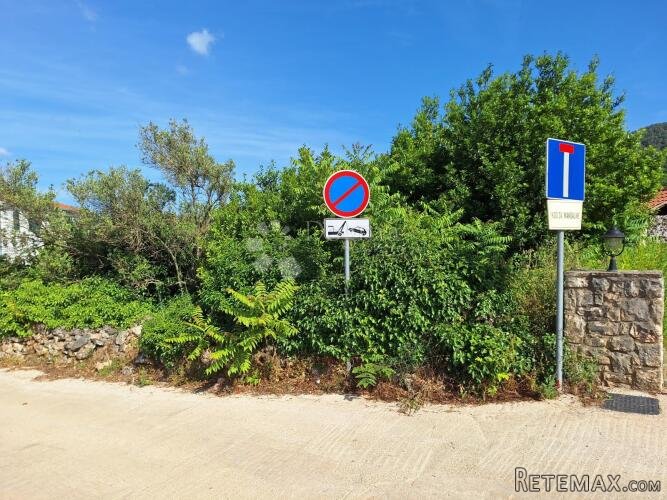 GRAĐEVINSKO ZEMLJIŠTE STARI GRAD HVAR - 3