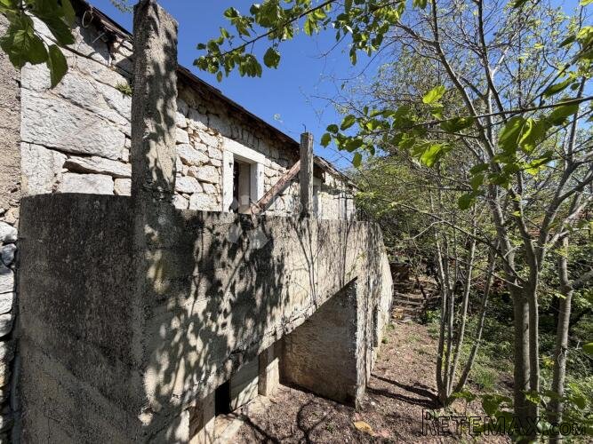 Stara kamena kuća za renovaciju u okolici Knina - 3