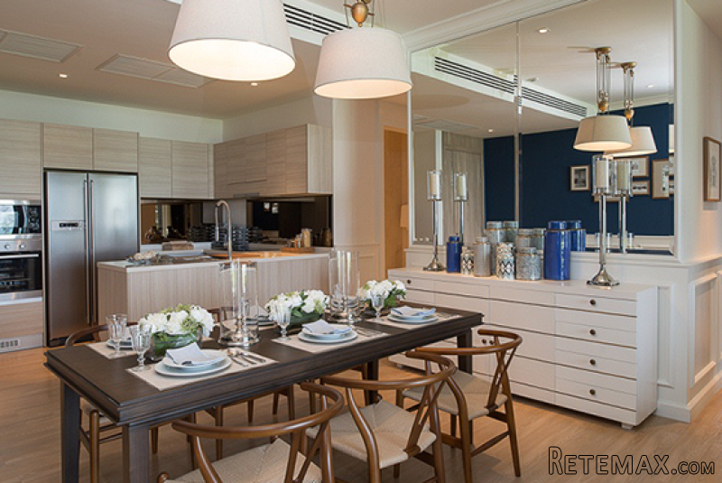 Freehold Luxury Beachfront Condominium..