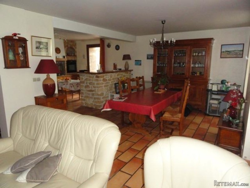 Spacious Property Set On 1.2 Acre Of.. - 2