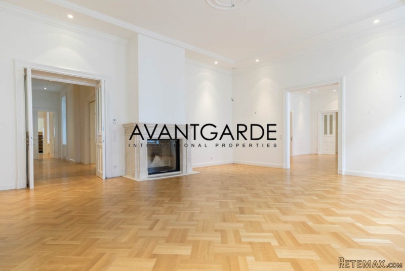 Stylish classic Viennese apartment