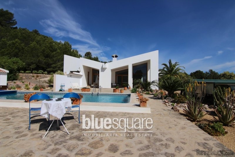 Beautiful villa with great sea views..