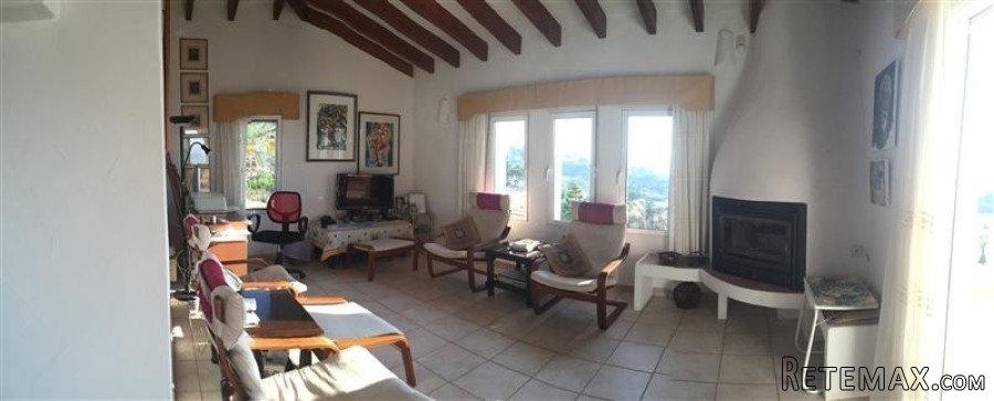 This beautiful villa is located in El Campello namely in.. - 2