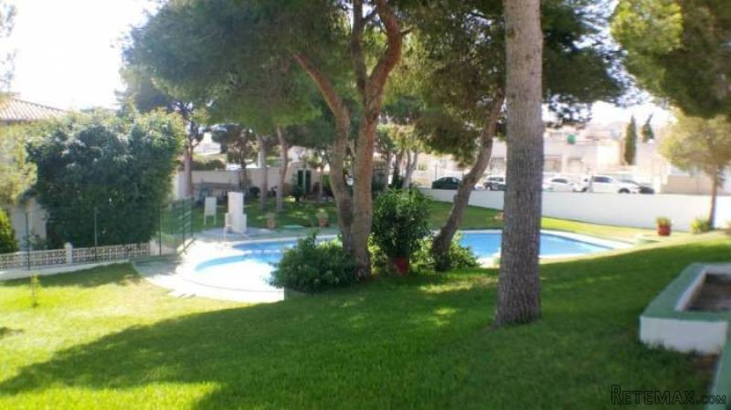 2 Bedroom 1 Bathroom Bungalow In.. - 2