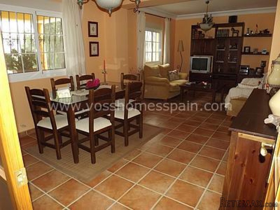 A HUGE 5 BEDROOMED VILLA in the country side just 5 MINS.. - 5