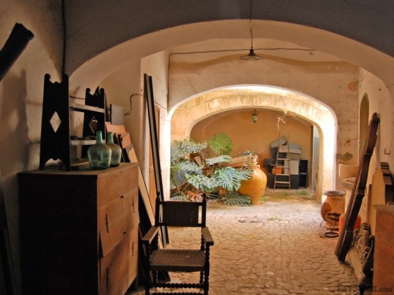 Town House To Renovate In Llucmajor