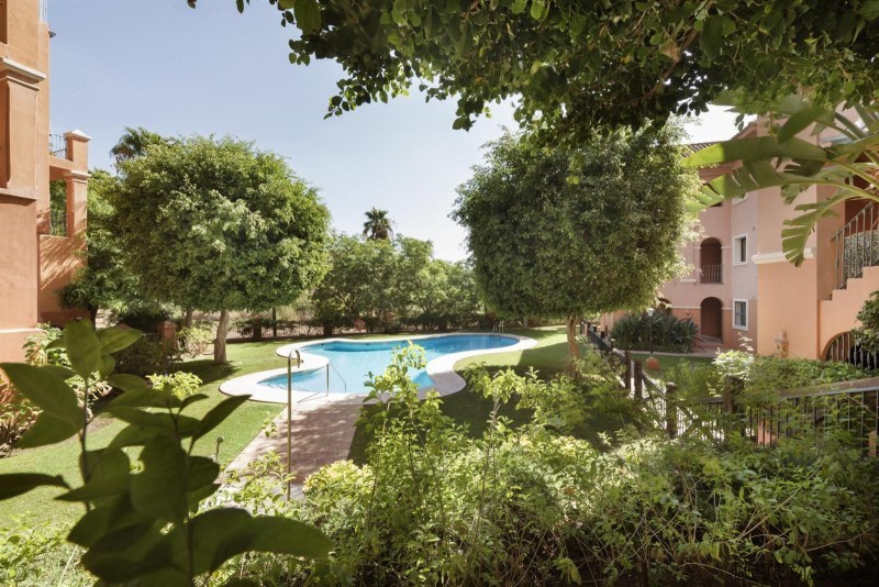 2 Bedroom Midle Floor Apartment -.. - 2
