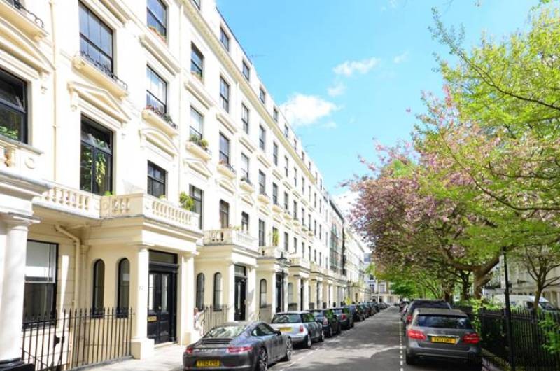 Stunning Two Bedroom Flat - 2