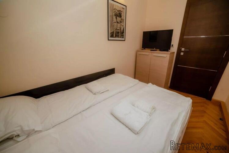 Prodajem fantastičnu kuću sa 3 LUX apartmana na najlepšoj lokaci - 8