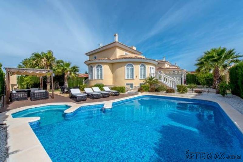 5 Bedroom 5 Bathroom Villa In Guardamar.. - 2
