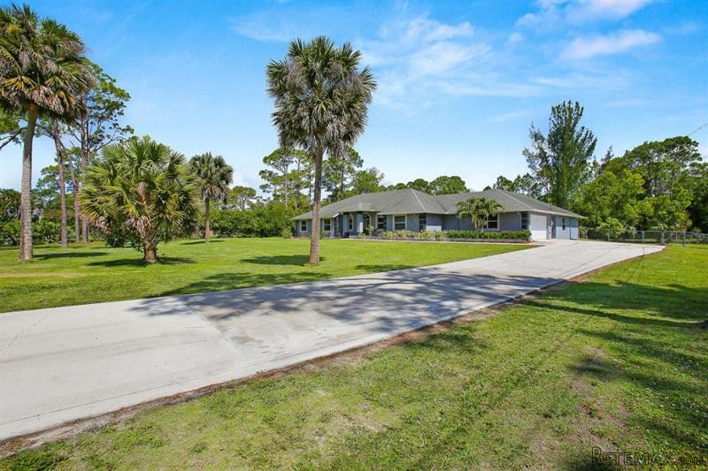 6 bedroom Residence For Sale: West Palm.. - 2