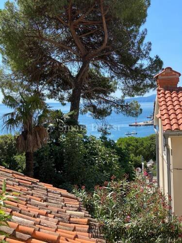 OPATIJA - CENTAR, dvoetažni stan na izvrsnoj lokaciji u..