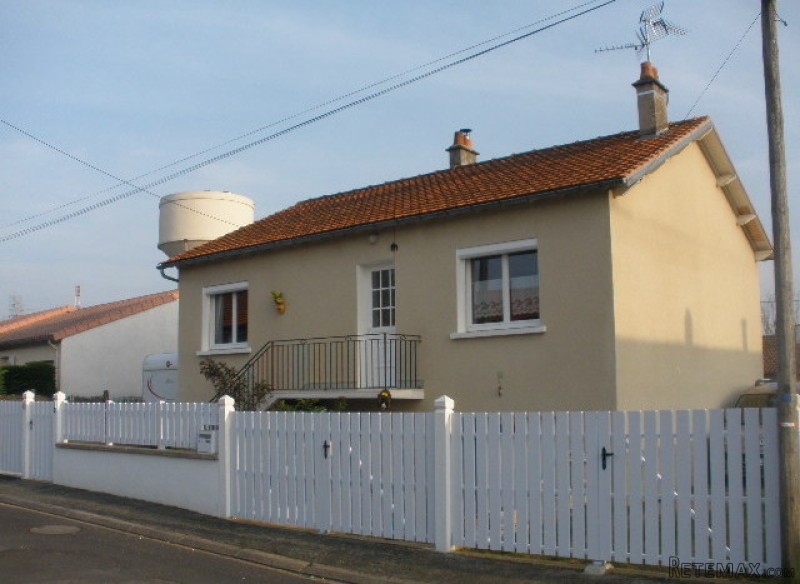 Modern house completely refurbished on.. - 2