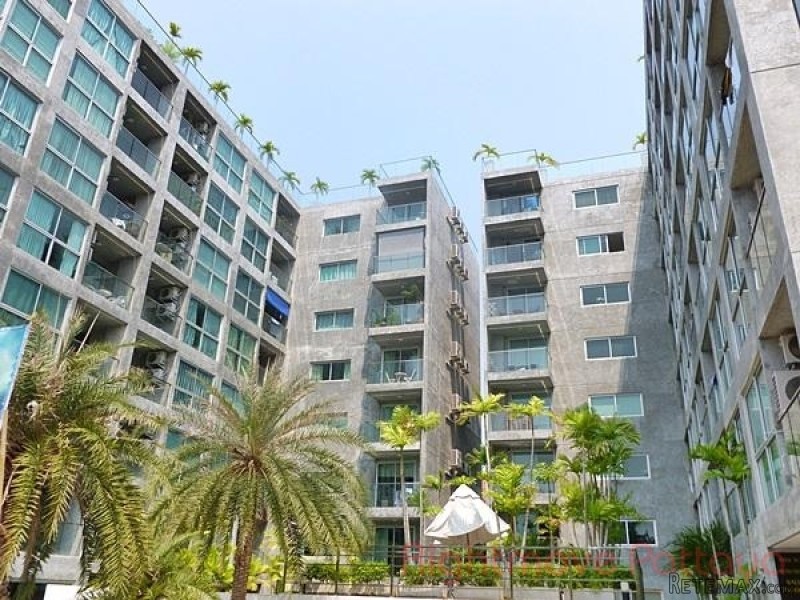 2 Bedroom Condo for sale in Pratumnak -..