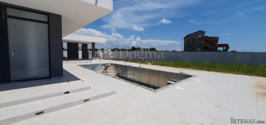 Moderna vila s bazenom u okolici Zadra - 2