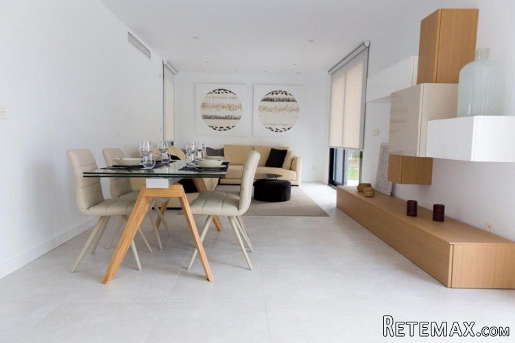 This designvilla in Los Balcones, Torrevieja has 4 bedrooms.. - 2