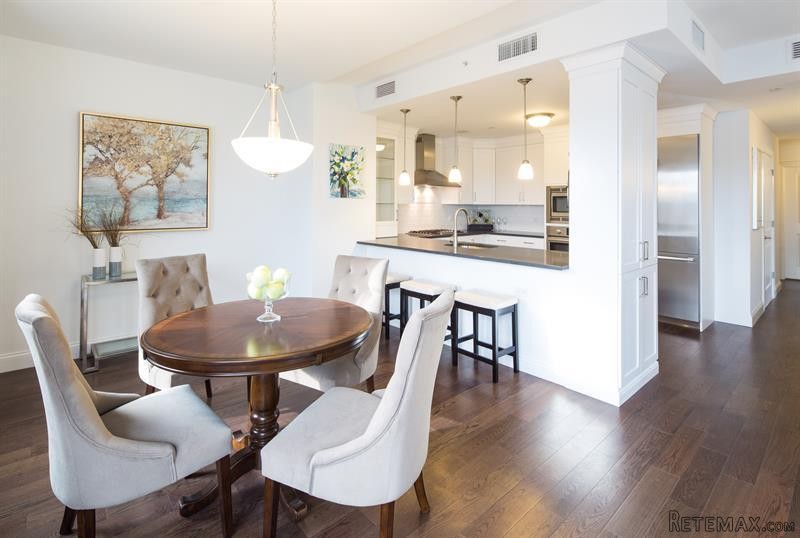 2 bedroom House For Sale: 10 Byron.. - 2
