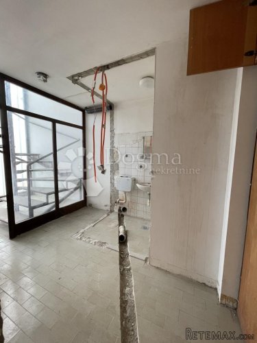 Stoja - stan na dvije etaže za adaptaciju - 5