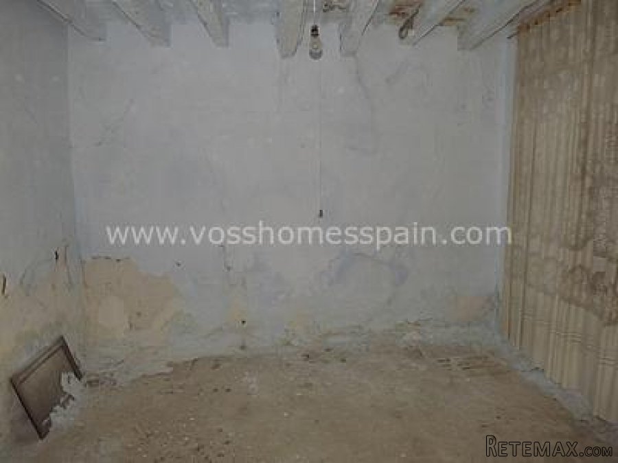 Large country property of 100m2 with 2,400m2 of URBANIZABLE.. - 7