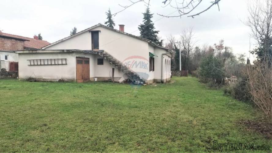 Istra, Tar, samostojeća prizemnica sa okućnicom 3,5km od...