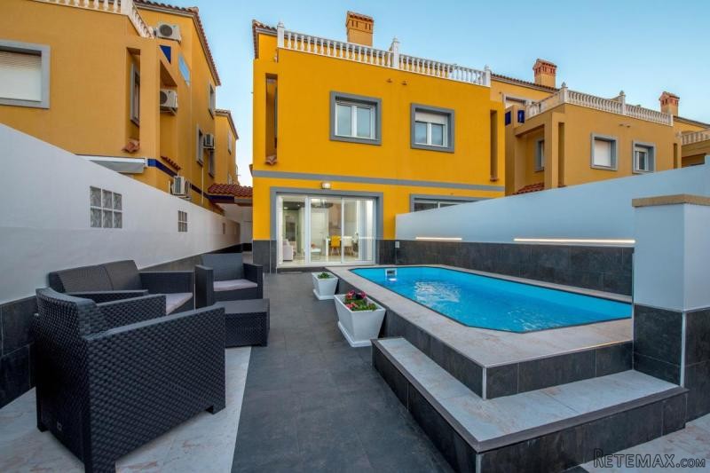 Show house for sale Detached with pool..