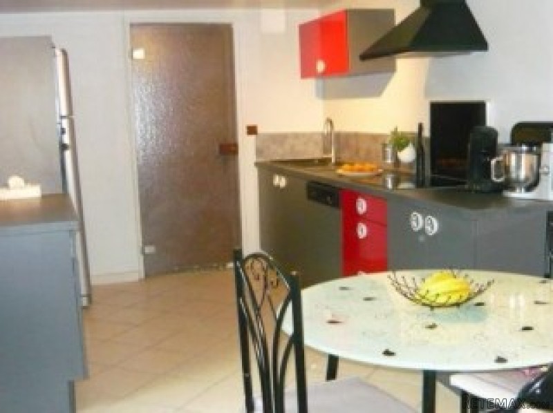 Substantial town house situated in the.. - 2