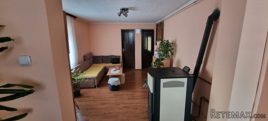 Prodajem kucu u Borci - 10