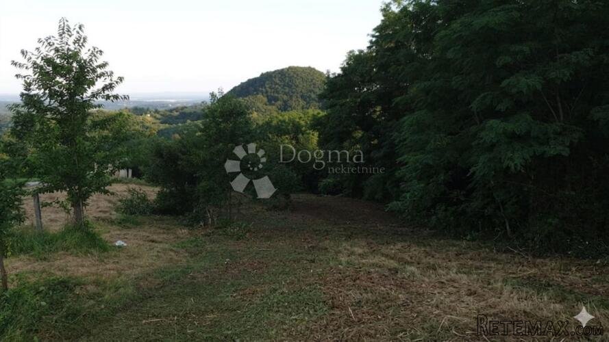 Građevinsko zemljište 1662m² - 2