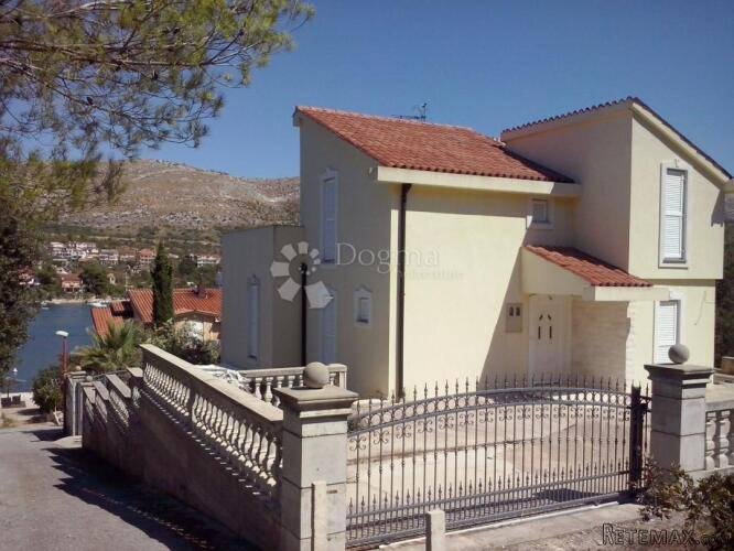 Kuća s Potencijalom na Top Lokaciji - 2